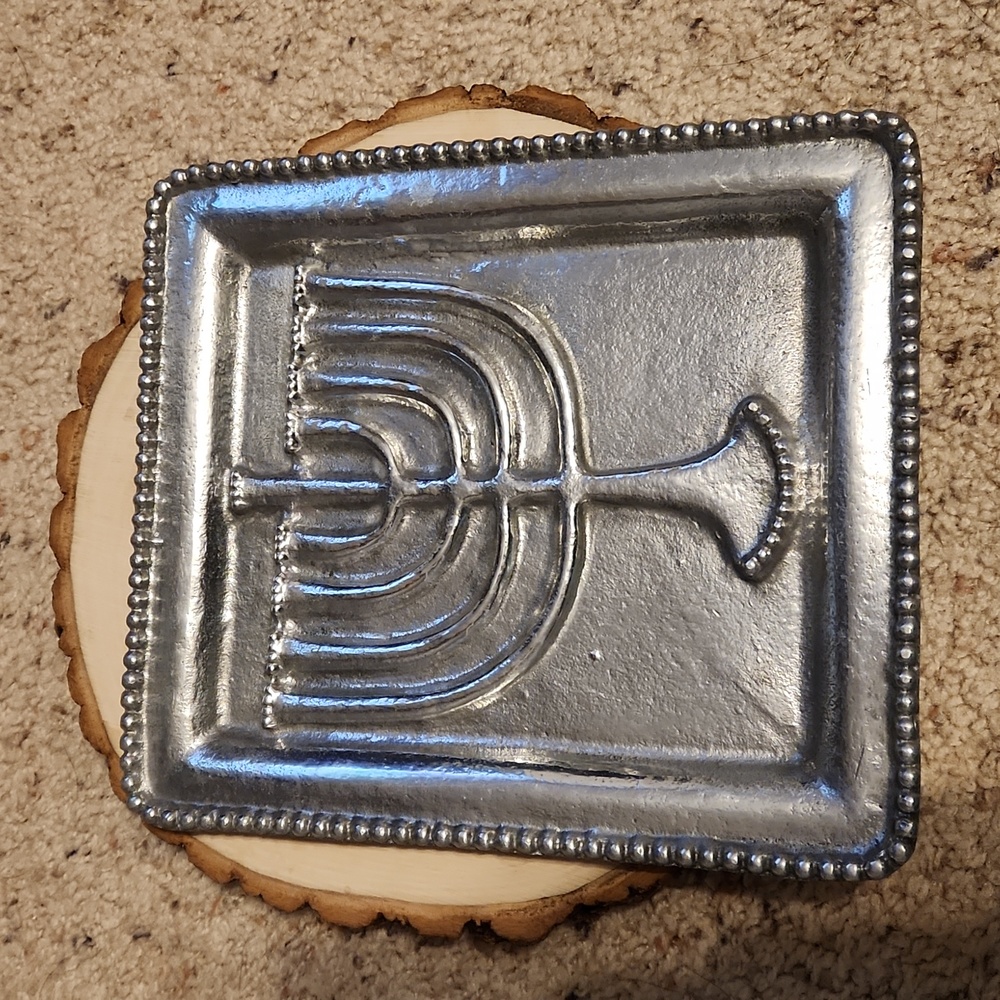 Mud Pie Silver Metal Menorah Design Plate with Box - Picture 1 of 7